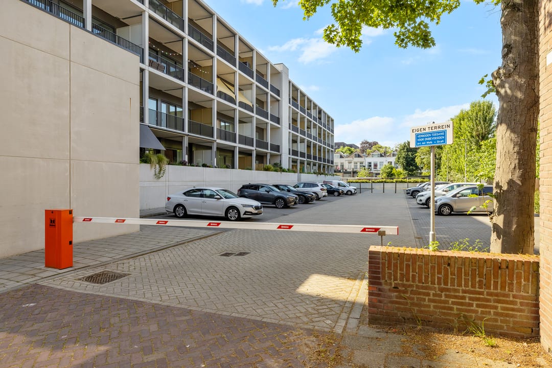 Photo 37 of Van Godewijckstraat 15-E