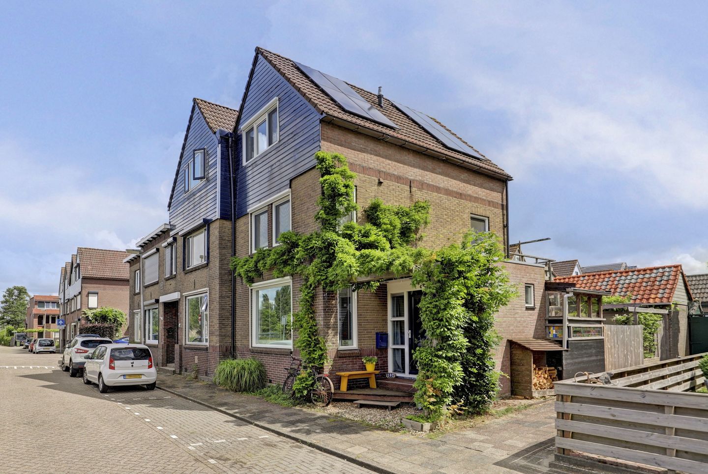 Photo 1 of Burgemeester Trooststraat 102