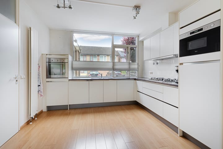 Photo 3 of Oudenboschstraat 69