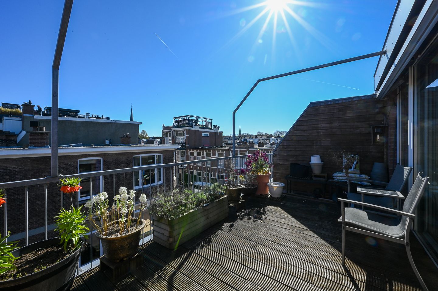 Spacious Family Home in Historic Center with Sunny Roof Terrace — 34