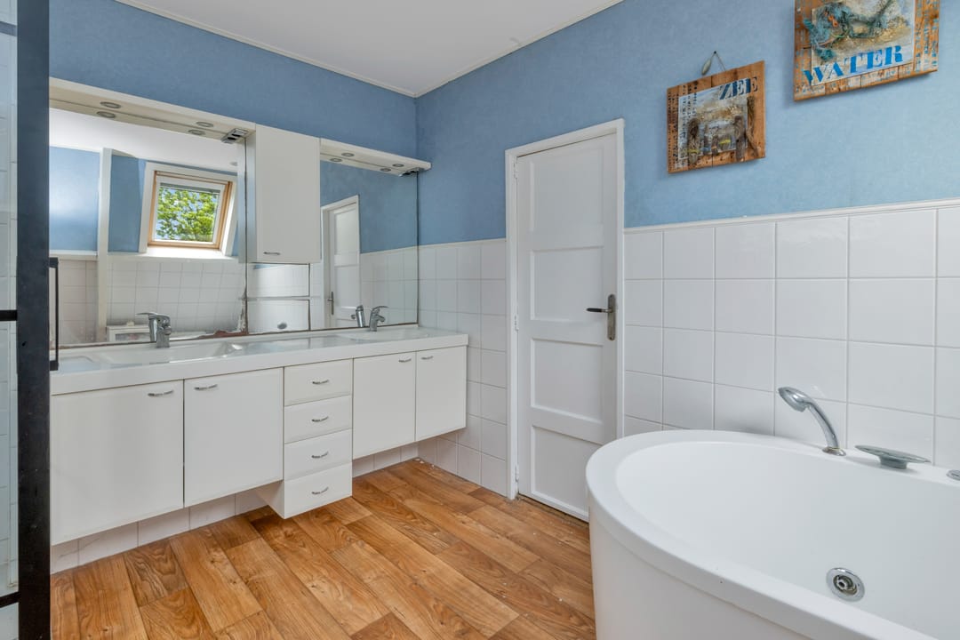 Character Detached Home with Guest Accommodation and Large Private Plot Near Schagen — 41