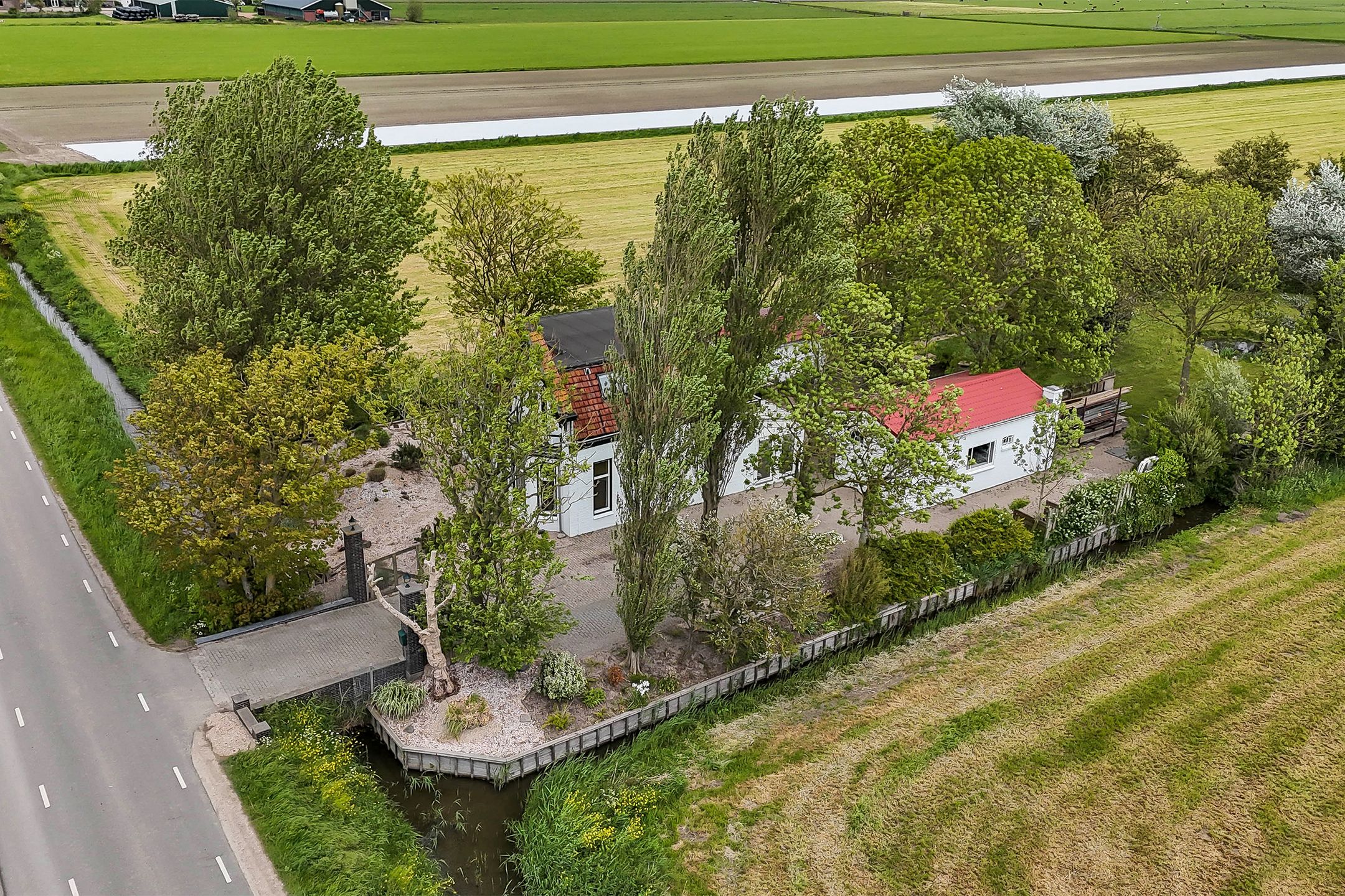Character Detached Home with Guest Accommodation and Large Private Plot Near Schagen — 72