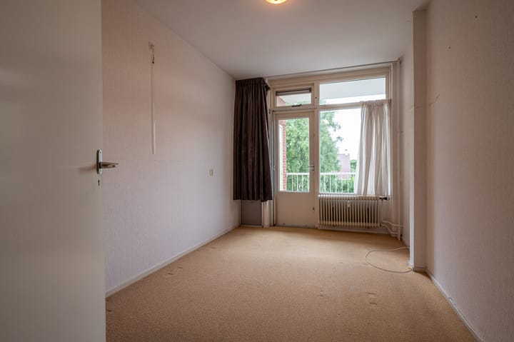 Photo 3 of Vondellaan 114