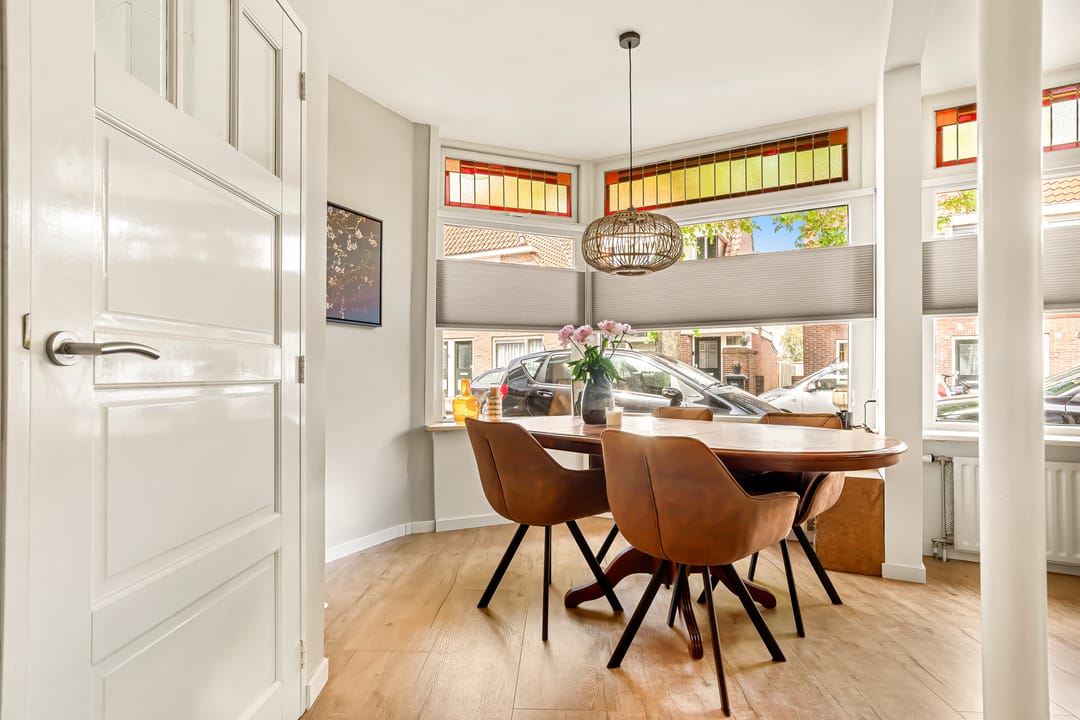 Bright semi detached home with modern finish and south west balcony — 22