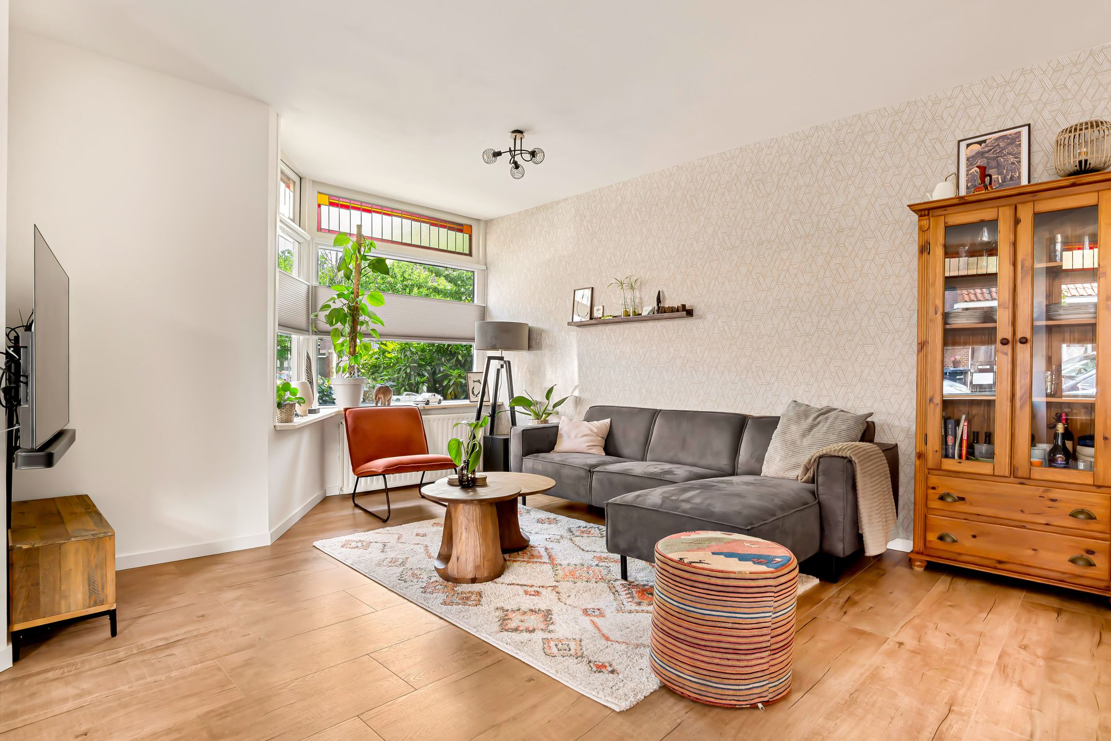 Bright semi detached home with modern finish and south west balcony — 15