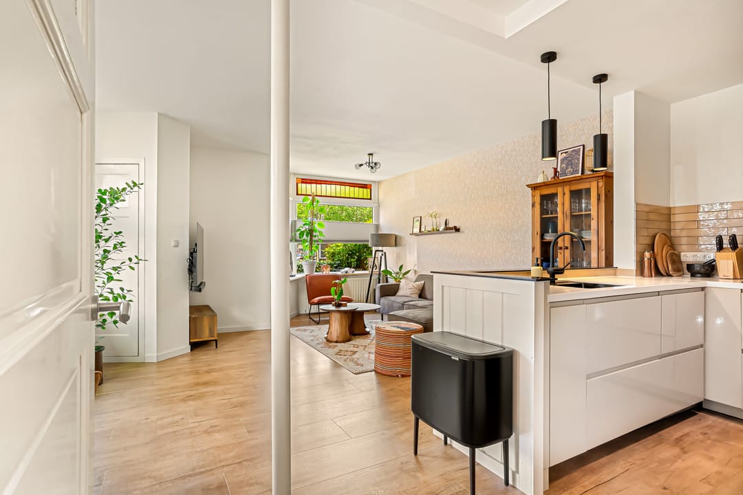 Bright semi detached home with modern finish and south west balcony — 13
