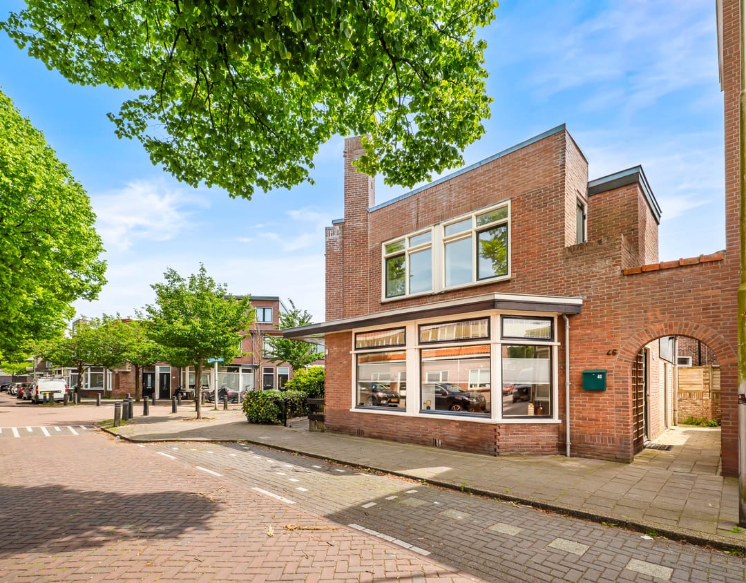 Bright semi detached home with modern finish and south west balcony — 8