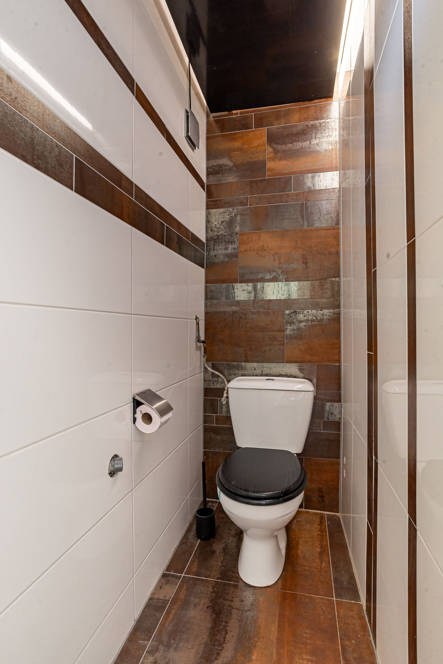 Bright semi detached home with modern finish and south west balcony — 29