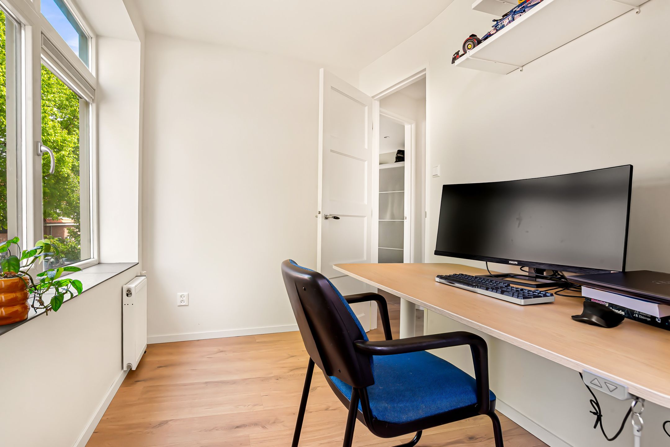 Bright semi detached home with modern finish and south west balcony — 42