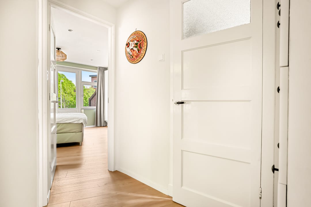 Bright semi detached home with modern finish and south west balcony — 32