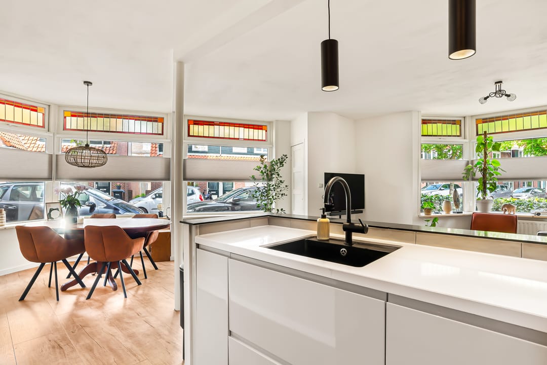 Bright semi detached home with modern finish and south west balcony — 28