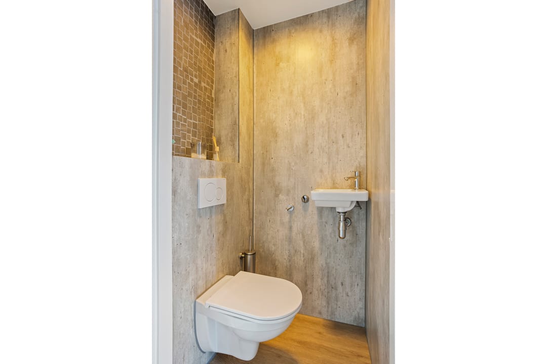 Fully Renovated Corner House with Garden on Three Sides in Benthuizen — 31