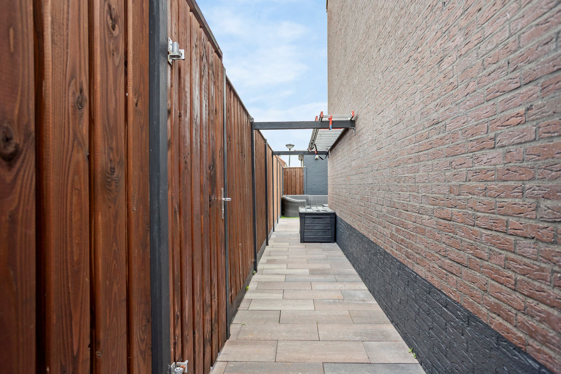 Fully Renovated Corner House with Garden on Three Sides in Benthuizen — 39