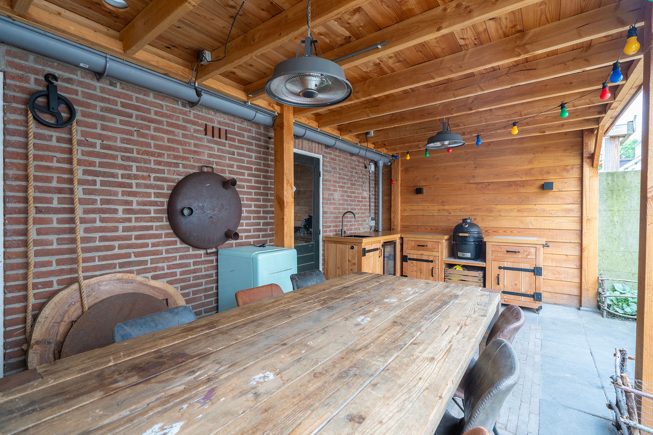 Spacious Family Home with Solar Panels and East-Facing Garden in Tilburg — 24
