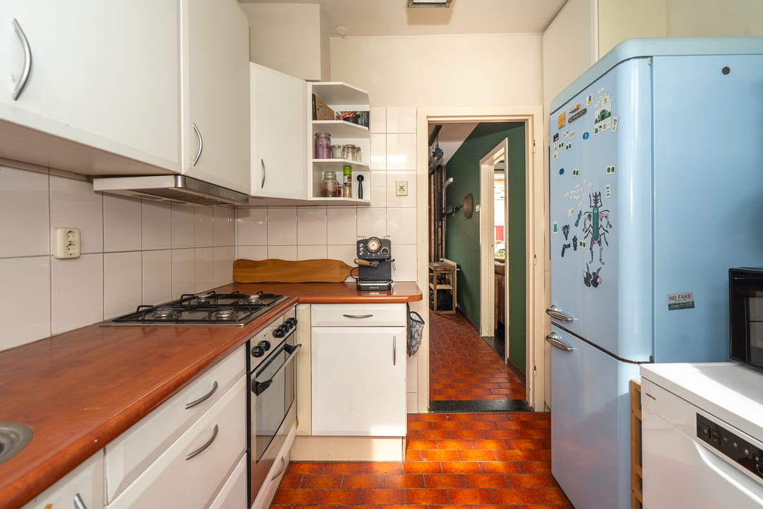 Spacious Family Home with Solar Panels and East-Facing Garden in Tilburg — 16