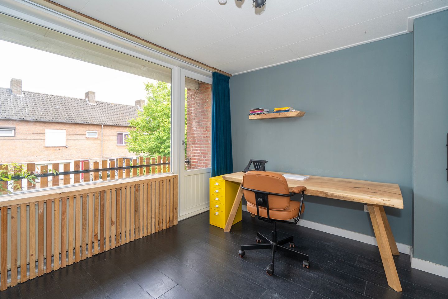 Spacious Family Home with Solar Panels and East-Facing Garden in Tilburg — 29