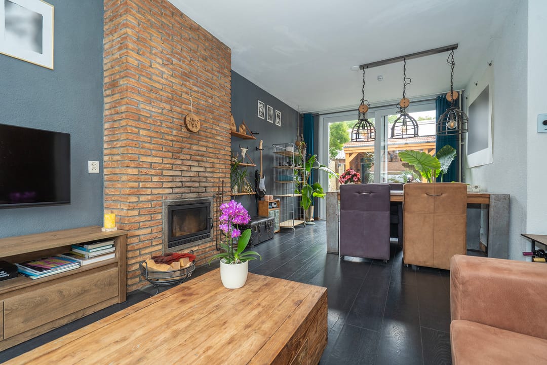 Spacious Family Home with Solar Panels and East-Facing Garden in Tilburg — 13