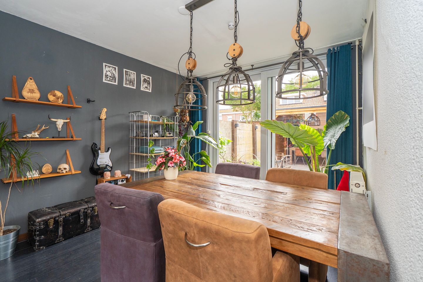 Spacious Family Home with Solar Panels and East-Facing Garden in Tilburg — 14