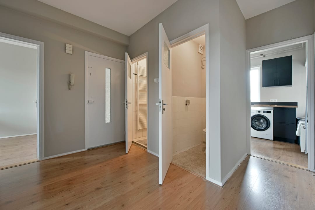 Modern 3-Room Apartment on Top Floor in Green Neerbosch Neighborhood — 17