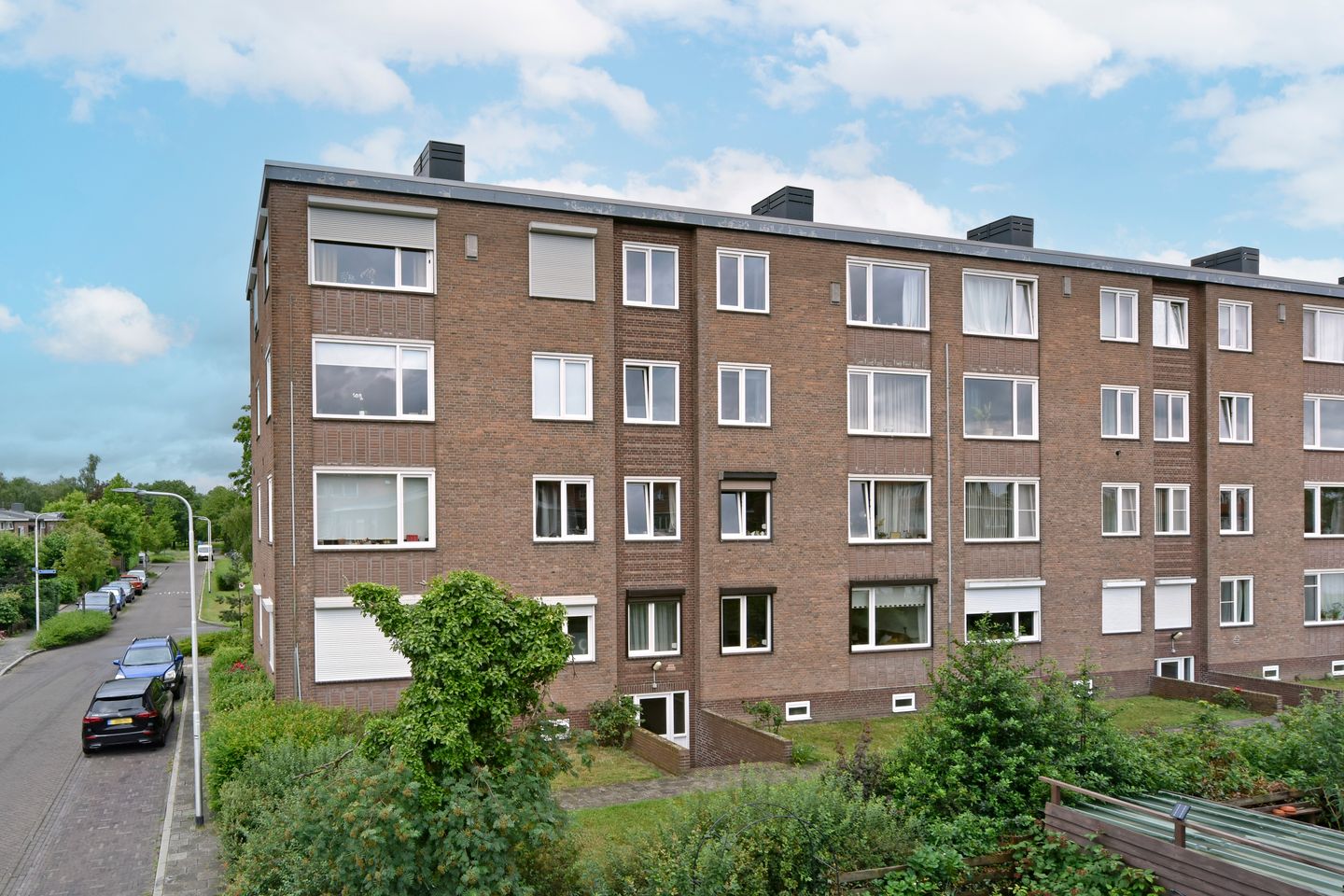 Modern 3-Room Apartment on Top Floor in Green Neerbosch Neighborhood — 20
