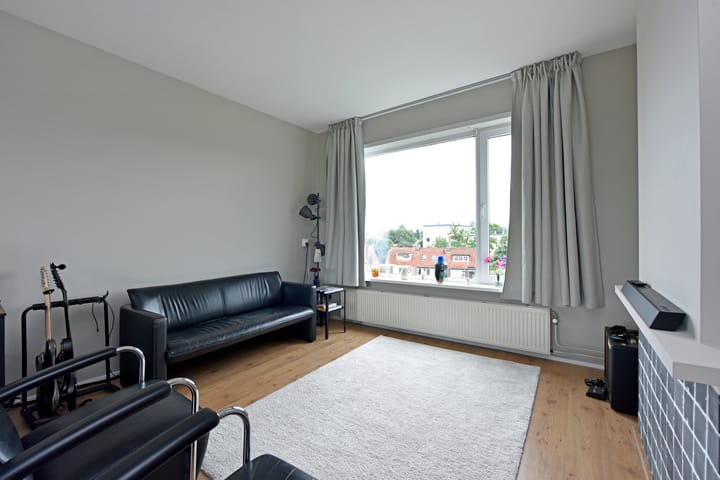 Photo 2 of Plutostraat 149
