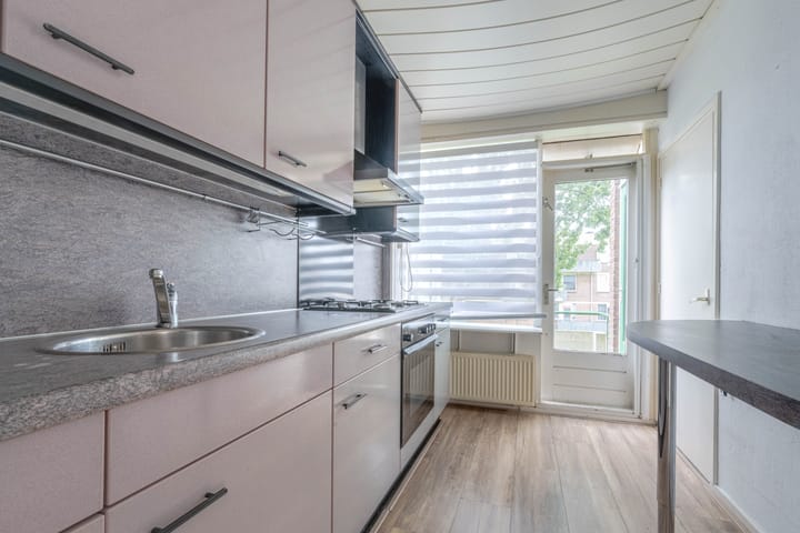 Photo 3 of Kruiningenstraat 186