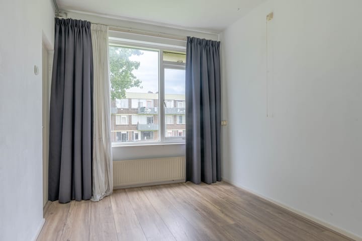 Photo 5 of Kruiningenstraat 186