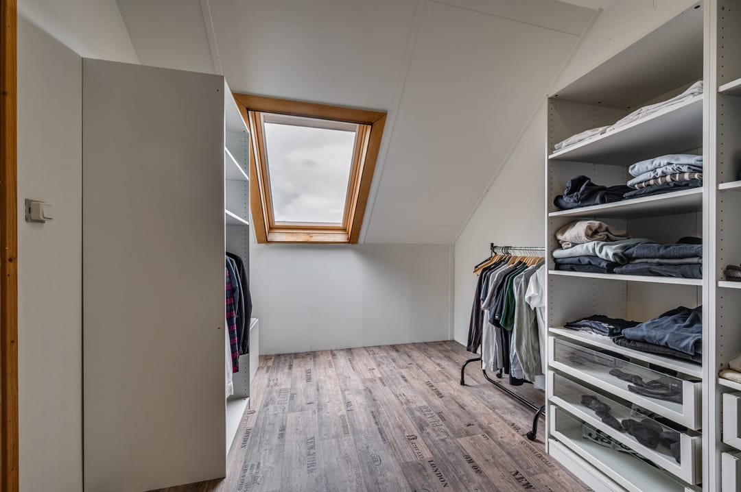 Spacious Family Home with Four Bedrooms in Popular Venlo-East Neighborhood — 37