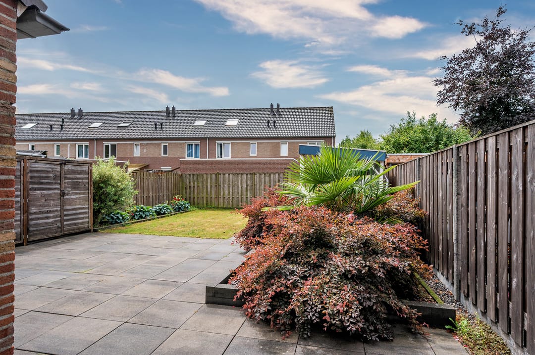 Spacious Family Home with Four Bedrooms in Popular Venlo-East Neighborhood — 43
