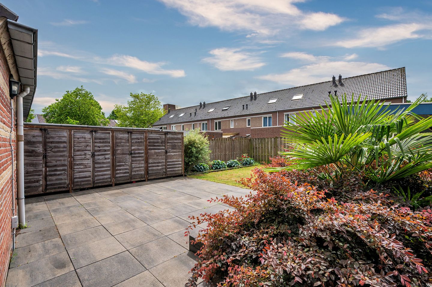 Spacious Family Home with Four Bedrooms in Popular Venlo-East Neighborhood — 44