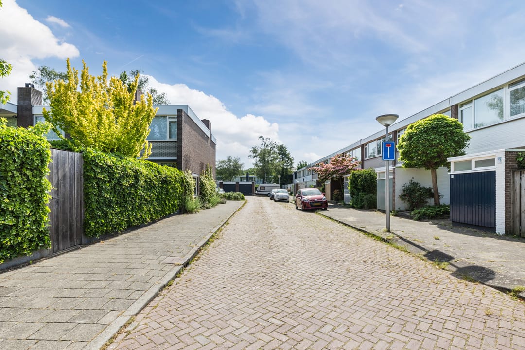 Photo 23 of Dolonstraat 4