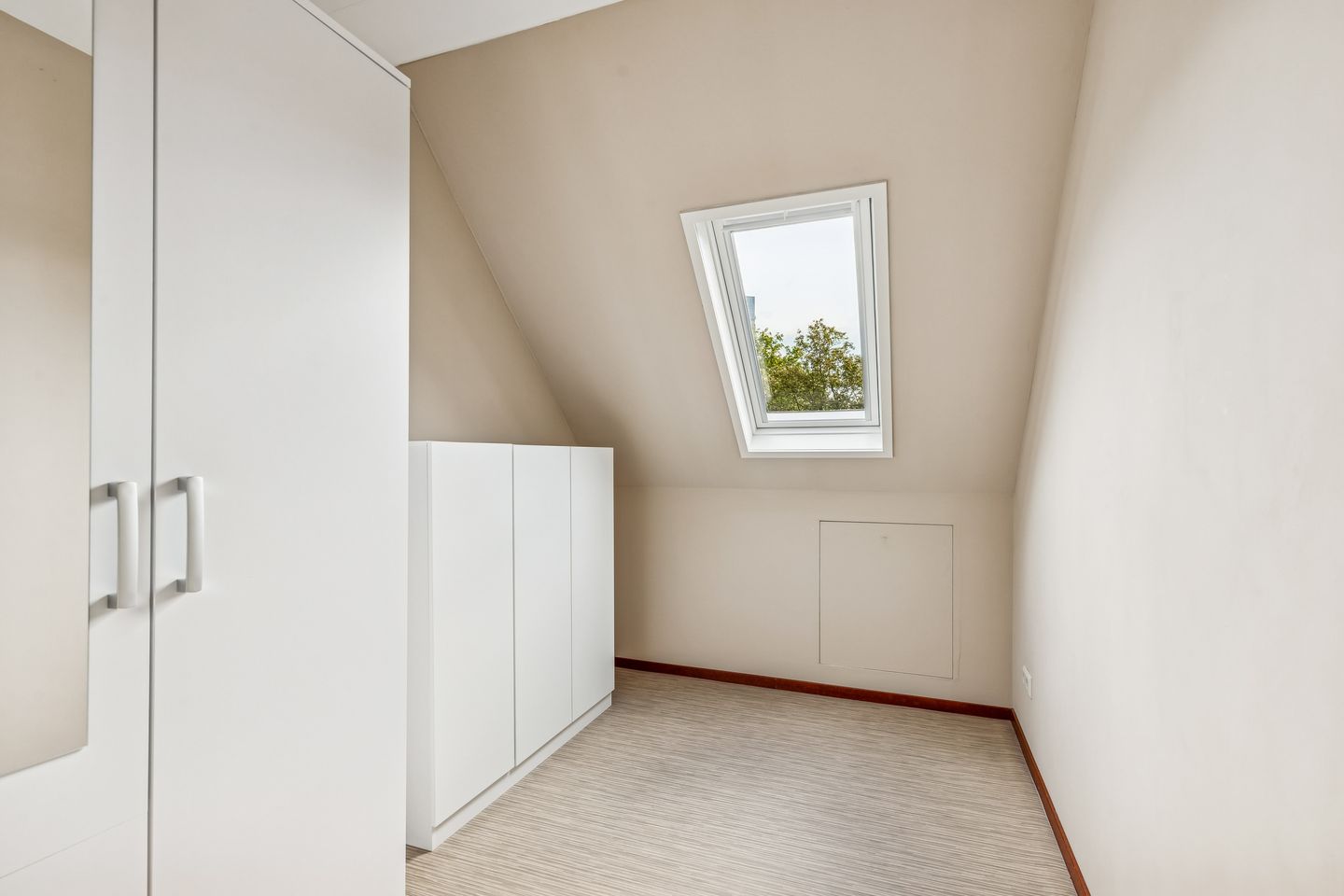 Well-Maintained Corner Home with Spacious Sunny Garden in Almere-Centrum — 25