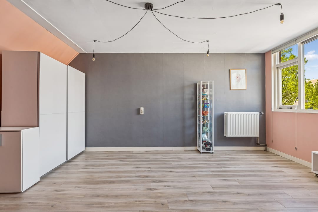 Well-Maintained Corner Home with Spacious Sunny Garden in Almere-Centrum — 31