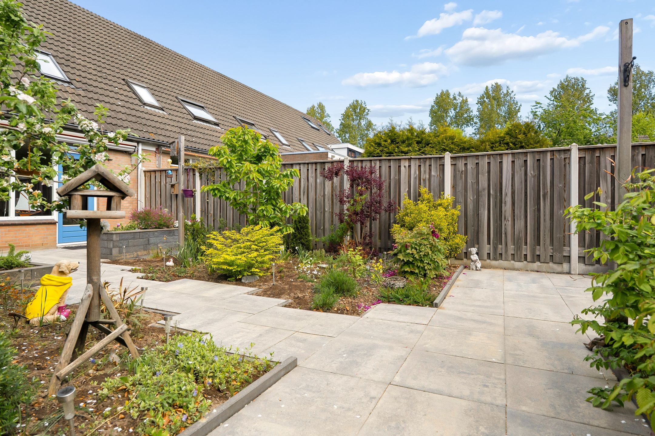 Well-Maintained Corner Home with Spacious Sunny Garden in Almere-Centrum — 42