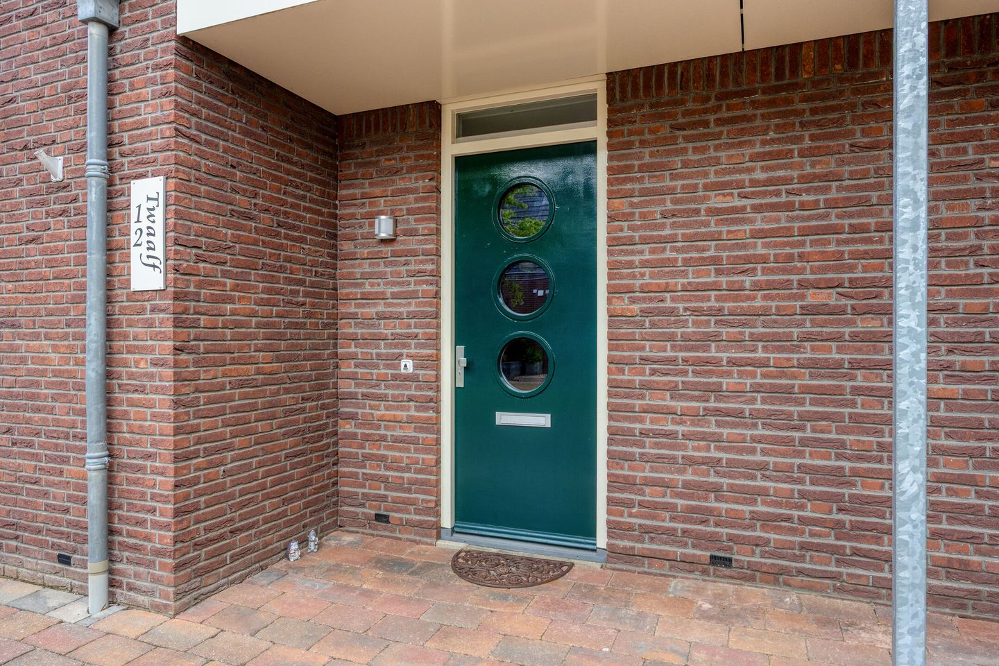 Foto 4 van den Bond 12
