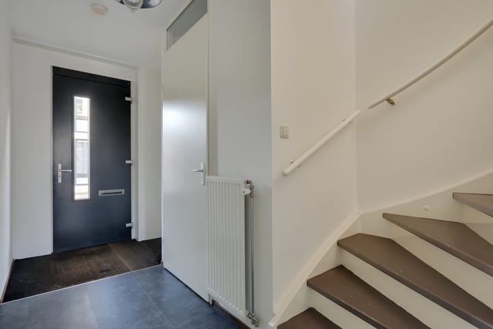 Photo 2 of Van Hoftenstraat 33