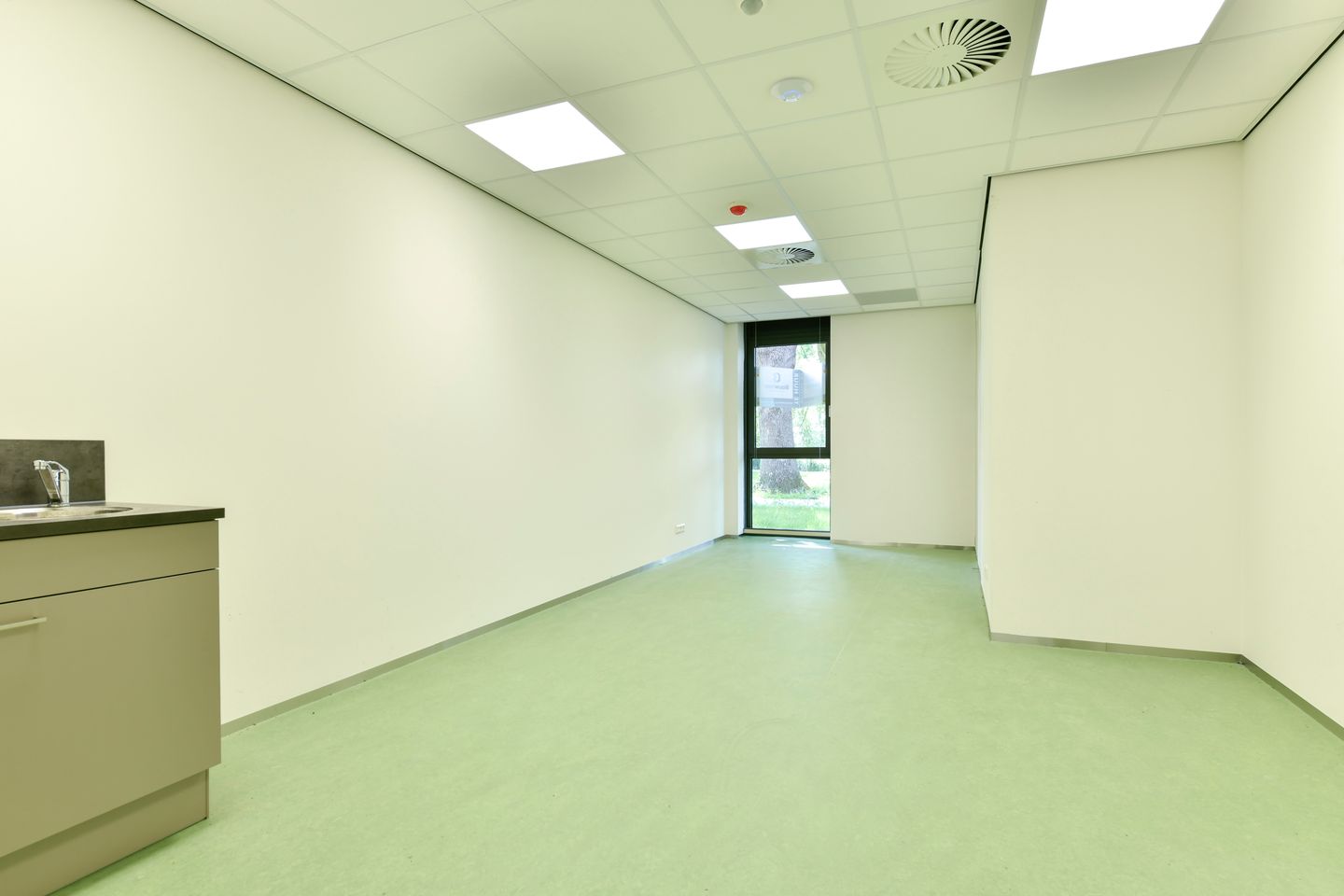View photo 1 of Roerdomplaan 35