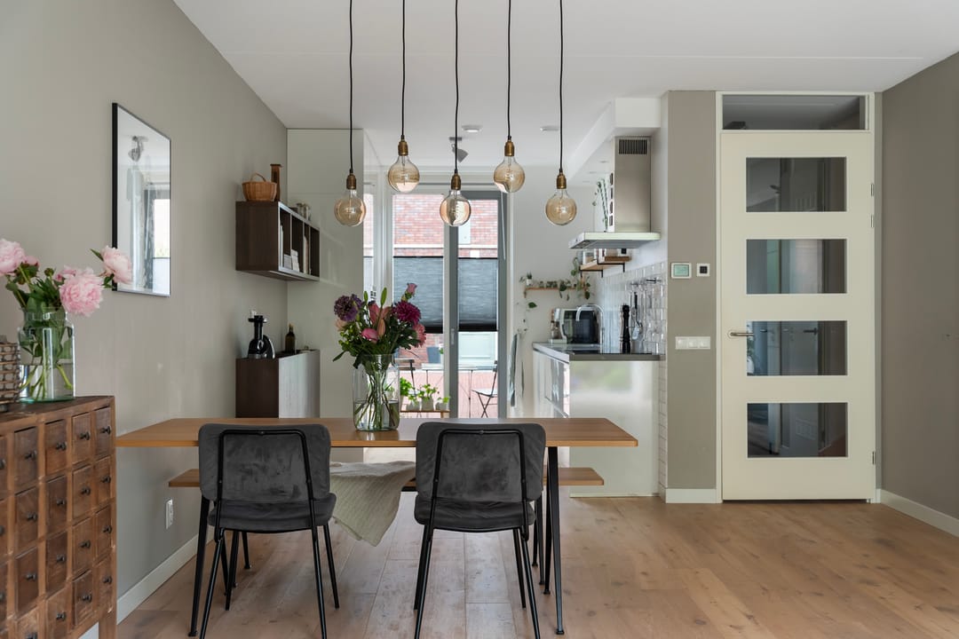 Modern Family Home with Sunny Southwest Garden in Rotterdam Feijenoord — 17