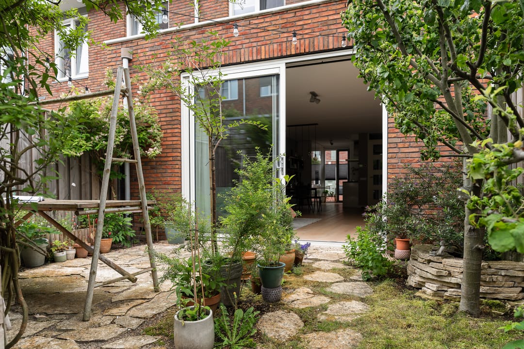 Modern Family Home with Sunny Southwest Garden in Rotterdam Feijenoord — 13