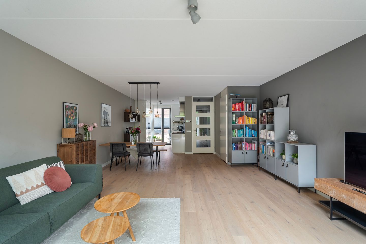 Modern Family Home with Sunny Southwest Garden in Rotterdam Feijenoord — 14