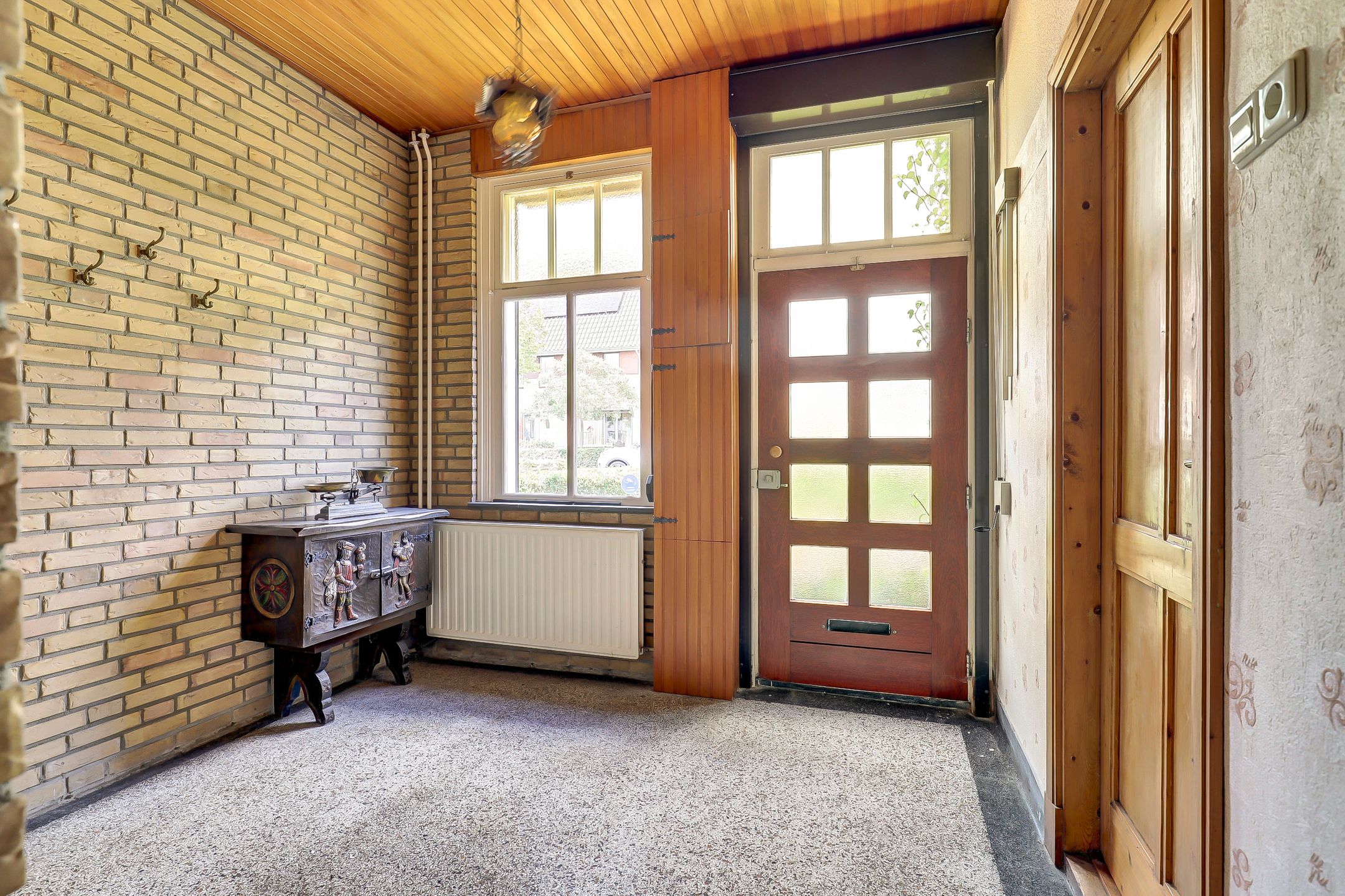 Elegant historic home with spacious garden and garage near Kerkdriel centre — 15
