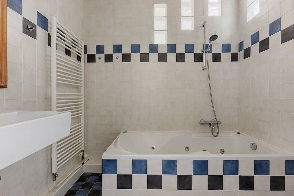 Spacious four bedroom apartment in Bomenbuurt, The Hague — 20