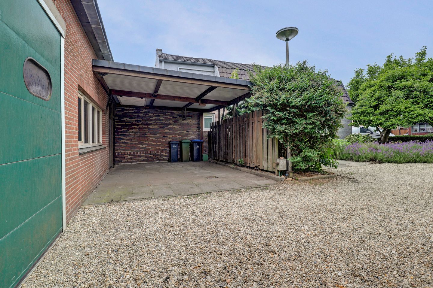 Elegant historic home with spacious garden and garage near Kerkdriel centre — 55