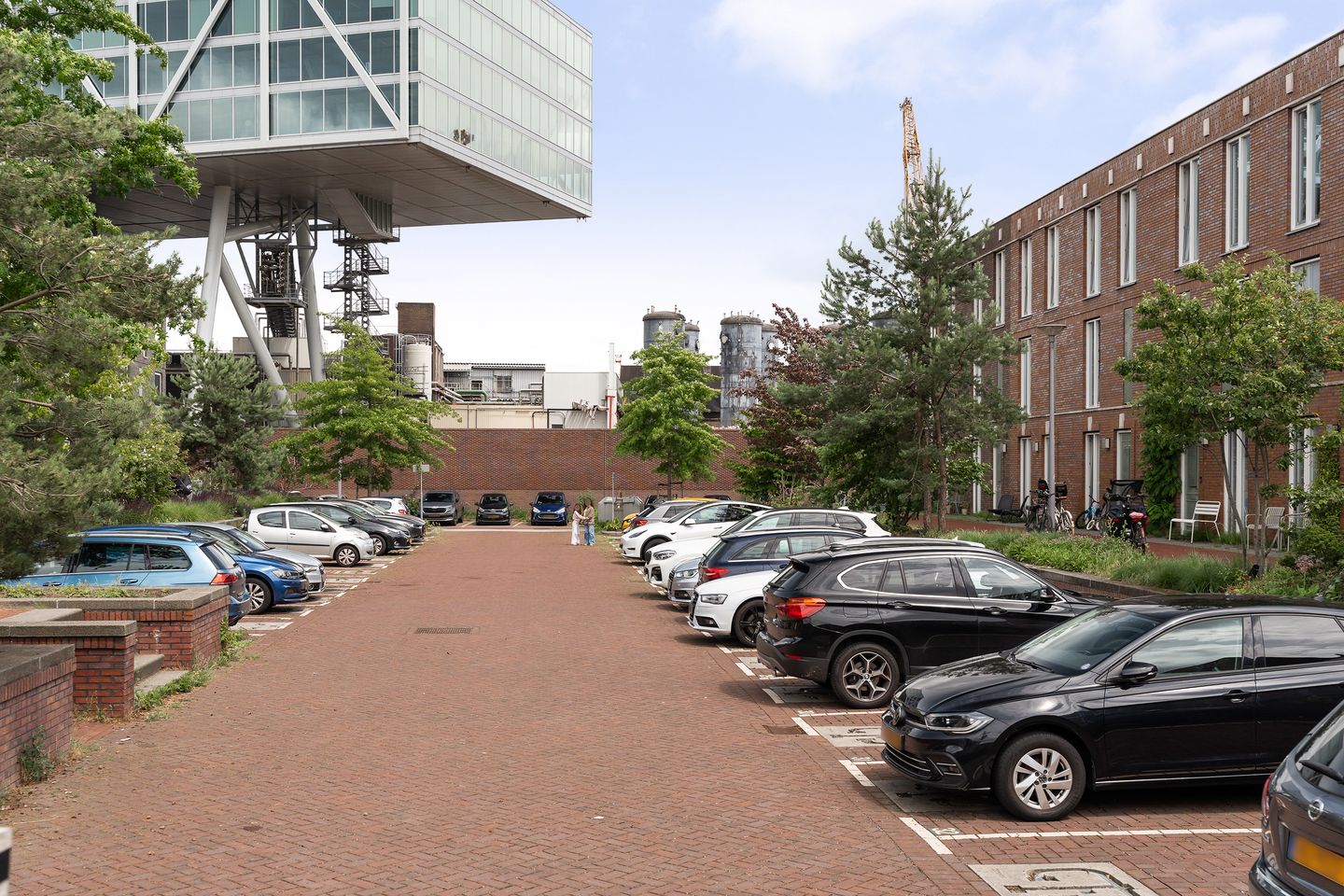 Modern Family Home with Sunny Southwest Garden in Rotterdam Feijenoord — 40