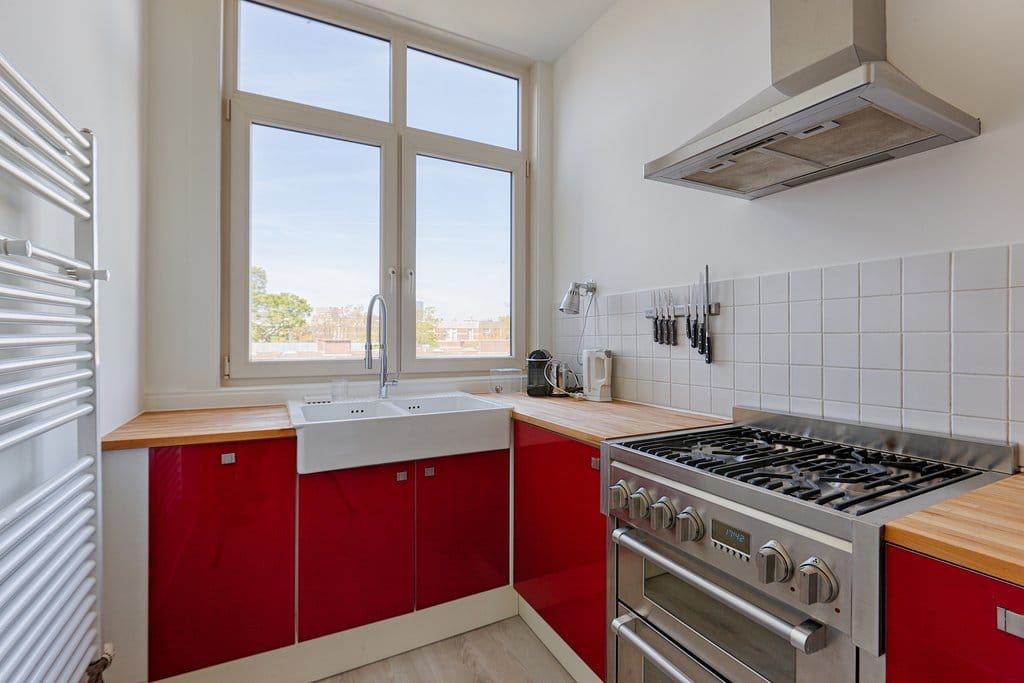 Spacious four bedroom apartment in Bomenbuurt, The Hague — 12