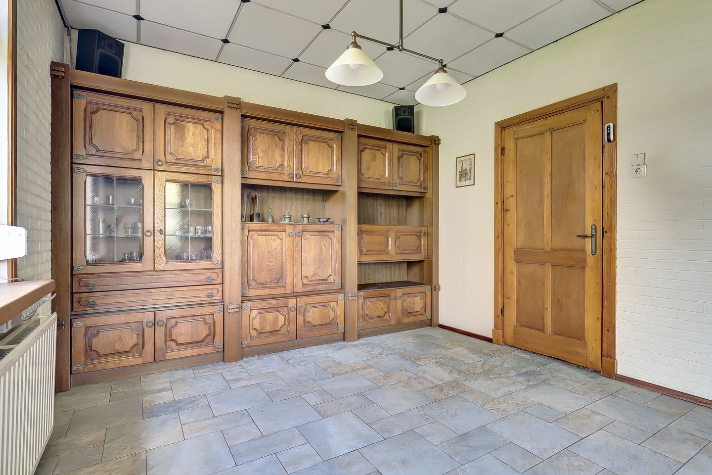 Elegant historic home with spacious garden and garage near Kerkdriel centre — 10