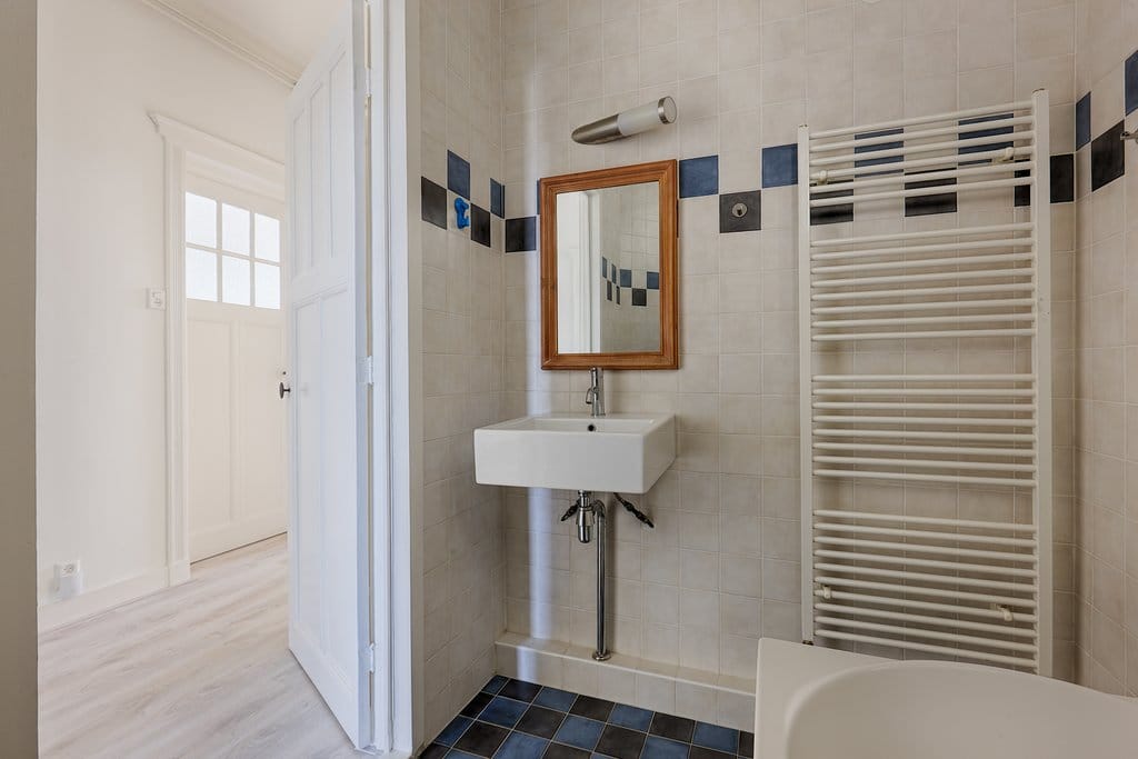 Spacious four bedroom apartment in Bomenbuurt, The Hague — 21