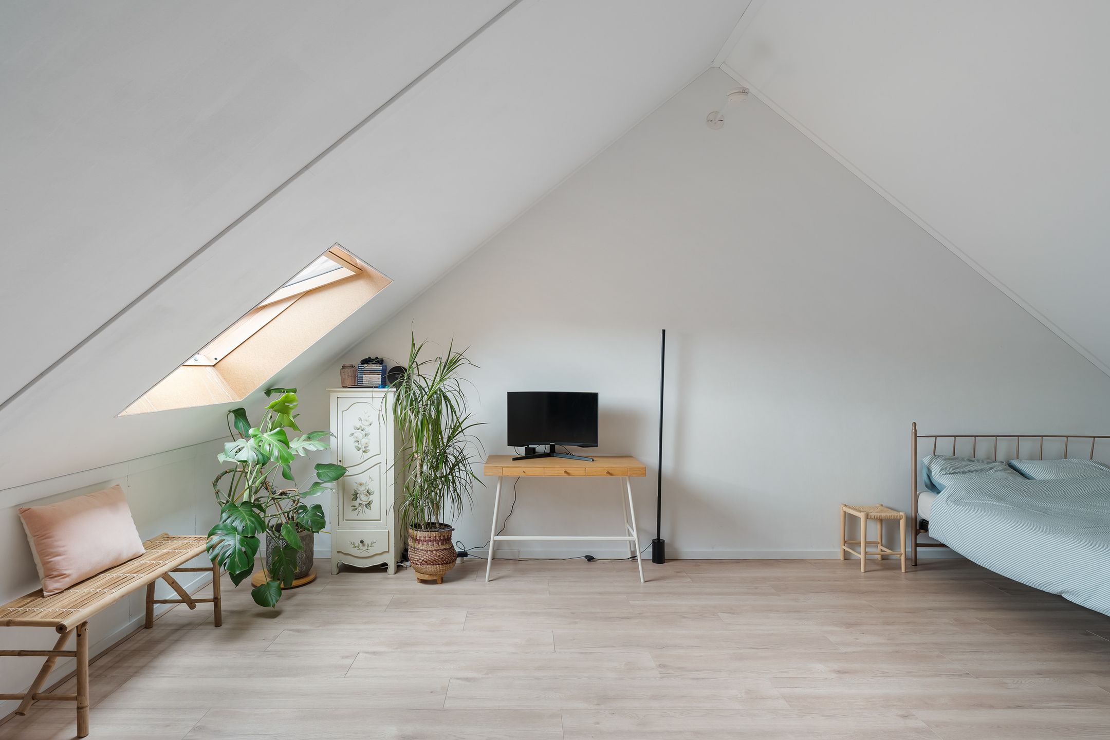 Modern Family Home with Sunny Southwest Garden in Rotterdam Feijenoord — 30