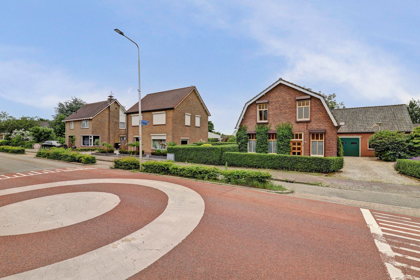 Elegant historic home with spacious garden and garage near Kerkdriel centre — 59