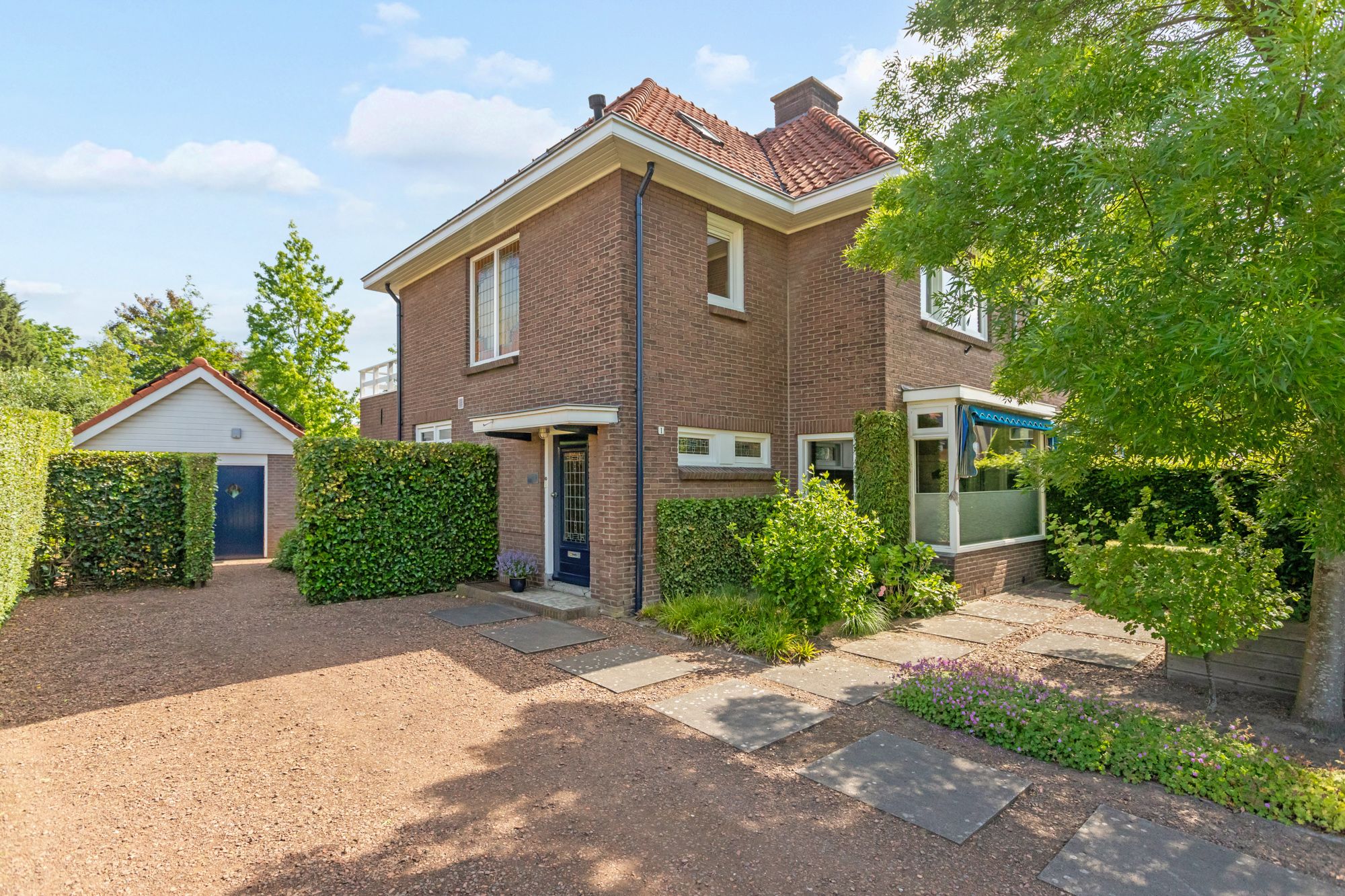 Characterful 1930s Semi-Detached Home with Five Bedrooms, Garden Studio and Spacious Plot Near Doetinchem Forest — 39
